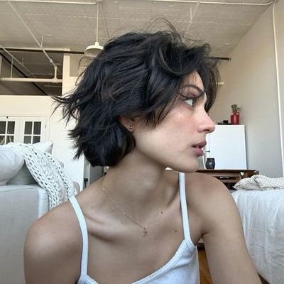 : ⑇ 𝐦𝐞 𝐢𝐧 𝐭𝐡𝐞 𝐦𝐢𝐝𝐝𝐥𝐞 𝐨𝐟 𝐭𝐡𝐞 𝐜𝐫𝐨𝐰𝐝 𝐬𝐢𝐧𝐠𝐢𝐧𝐠 𝐜𝐫𝐚𝐰𝐥𝐢𝐧𝐠 𝐚𝐥𝐨𝐧𝐠 𝐰𝐢𝐭𝐡 𝐂𝐡𝐞𝐬𝐭𝐞𝐫 𝐁𝐞 ⑇