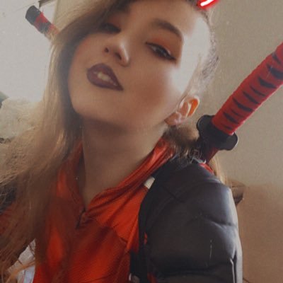 1/4 of Coven ~ distracted by pixies ~ Ziu called me pretty~ Ace called me beautiful ~met VAV 3 times, Ravi, The Rose~ Engaged to Ziu / Amber~ (she/her) @ziusaur