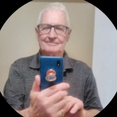 Official Twitter of the one and only Keith Qualude. 68 years young. Inventor of the QB SNEAK. All-American Bush Sniffer. 2nd place in the 50 yd dash (6th grade)