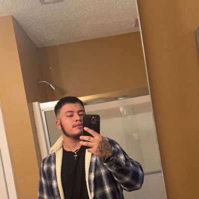 E_GEE6's profile picture. somos dos desesperados