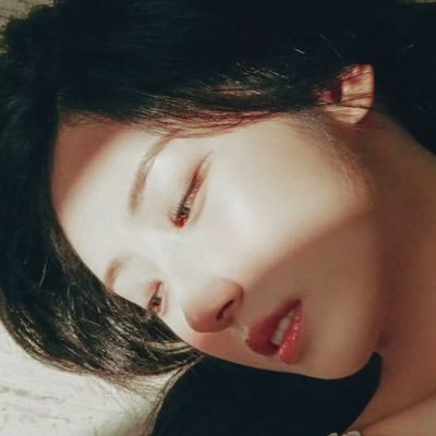 the haseul of the opera is here | OT12