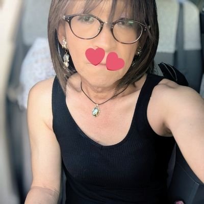 週末昼間女装　お散歩＆ショッピング大好き、エッチな事も大好き、性的にはバイ😋　音楽大好き、🎸🎹弾きます　カラオケ大好き🎤　年齢性別に関係なく仲良くして下さい♥️　縁を大事に🎵　オフパコお誘いは日曜日の昼間、DMまで💕　喫煙者🚬　主な出没場所：上野、浅草、池袋（お買い物）＆千葉県内各所などなど・・