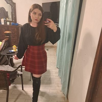 kimberlynaranj_'s profile picture. Médico. Si no fue en ejercicio y con motivo del trabajo no es conmigo. EH&S🦲