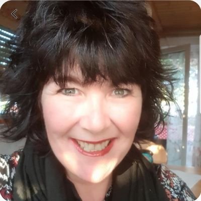 BeluchaArt's profile picture. Über mich: bin verheiratet, 4 Kinder, 3 Hunde, 1 Pflegeigel, Hobbies: male gerne, lesen, stricken und häkeln....  
NO Afd!!!