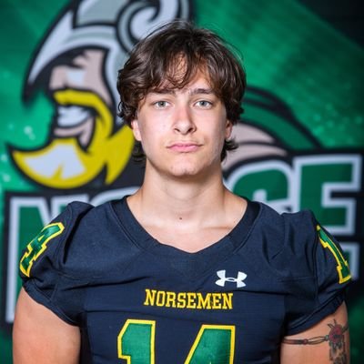 -5'11 190lbs Wr
-3.5 gpa
-4.6 40
-4.39 pro agility
-email:tyjacobsen05@gmail.com-phone:952-923-6354