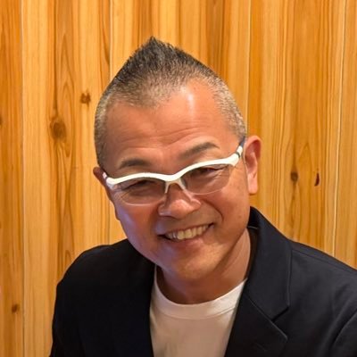 心の健康と安全を守りストレスに負けない心をつくる┃心理カウンセラー歴20年┃三度の倒産経験┃離婚┃心理学に出会う┃全ては自分の「心」から┃カウンセリング・セラピーで「心」を強化┃再婚┃日本メンタルヘルス協会専任講師歴16年┃聴き方(傾聴 )のスペシャリスト┃マインドフルネス傾聴提唱┃心は鍛えることができる!