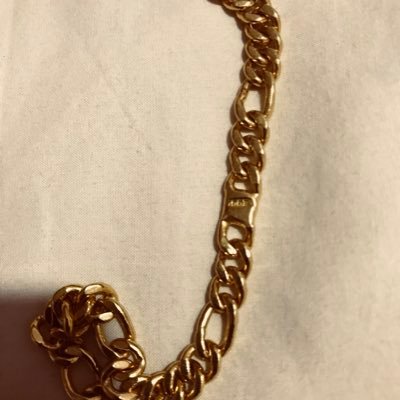 seneths's profile picture. 