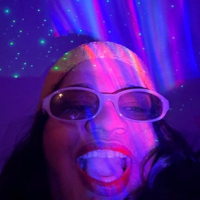 I study the brain 🧠 🧪 neuro + biomedical engineering | you’ve probably seen a recipe of mine somewhere :) #QUEERAF