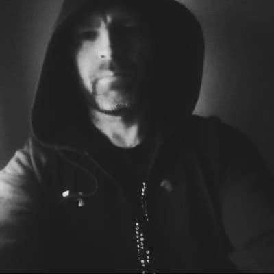 weblivz's profile picture. No pasarán