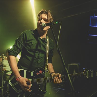 SzuchiBacsi88's profile picture. Legyen a #felleng az új #feeling! 😎🤙
🎸🎤🎧🚴🍻🎮🕹️👾🧩♟️🛹📽️🎞️
Csekkold ➡️https://t.co/7NmcQMqsbX