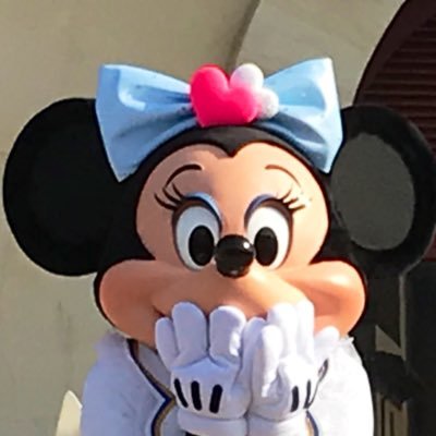 y____disney's profile picture. 
