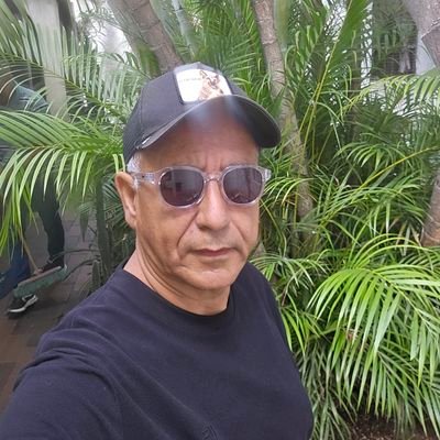 Abogado. Dr. en Derecho Internacional Pùblico. Mcs. en Negociaciones Economicas Internacionales.Especialización en Der Penal Internac. Profesor universitario