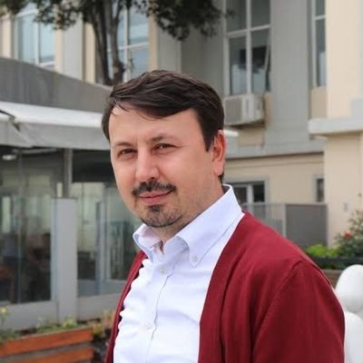 Marmara Ün. - Türk Tarih Kurumu Bilim Kurulu Asli Üyesi (2013-2021). 2011 TTK Teşvik Ödülü🎖️; 2019 İlim Yayma Sosyal Bilimler Ödülü🎖