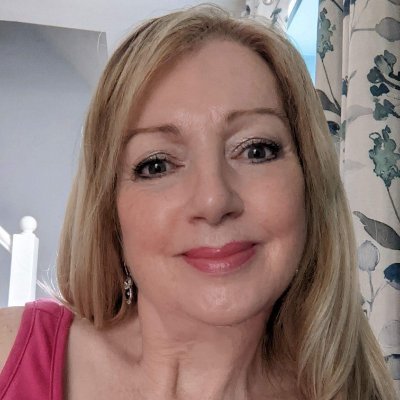 Artist. I enjoy photography, writing daft poems, & having a laugh.
Love animals - but not on a plate !
Please don't DM unless we know each other well.
