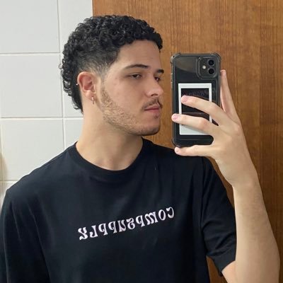 eduusartori's profile picture. Eu uso o Twitter para procrastinar
