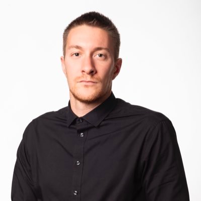 Journaliste 🇨🇭 pour @LeMatinch_Sport et @20minutesOnline, 7 Grand Chelem au compteur. Père de deux filles. Joueur de basket.