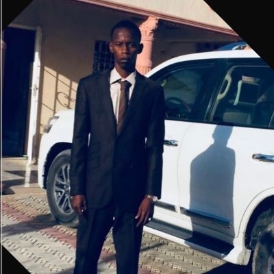 comptable de formation ,présentateur du journal ,citoyen engagé pour le développement du Tchad