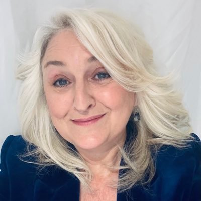 Actor. Mother to The Moon. Lover of Cheese. https://t.co/kIEfR6kKkt