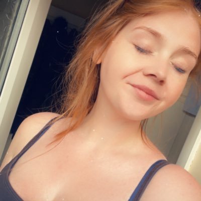 Rebeccalegge1's profile picture. Red head loving life 🥰