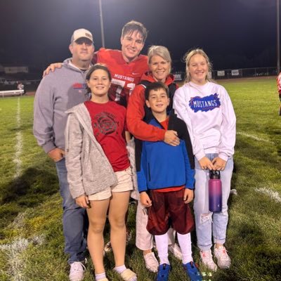 JosiahWest71's profile picture. 6’6” | 292lb | C/O 2026 | OL | 🏈🏃‍♂️ | Prosser HS | 3.593 GPA | josiahwest071@gmail.com | National Honor Society | NCAA # 2404275054 | w/ @wipemedownboyz