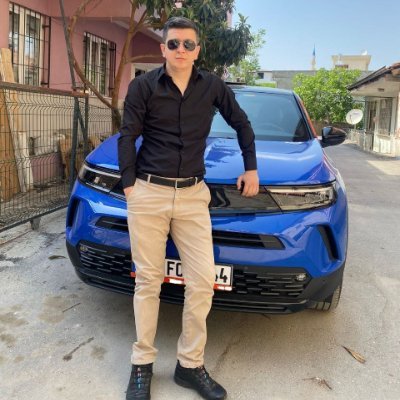 Murat_D___'s profile picture. Dünyanın gürültü patırtısı seni ürkütmesin, kafaya takma ecel gelmeden ölmezsin.