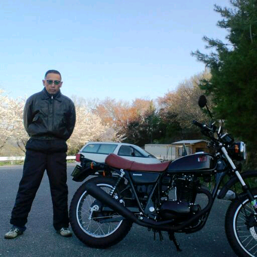 自称造園土木の仕事氏です。愛車はランサーとＴＲ２５０。もうすぐ春でツーリングが楽しみ。あと温泉旅行が大好きだー！