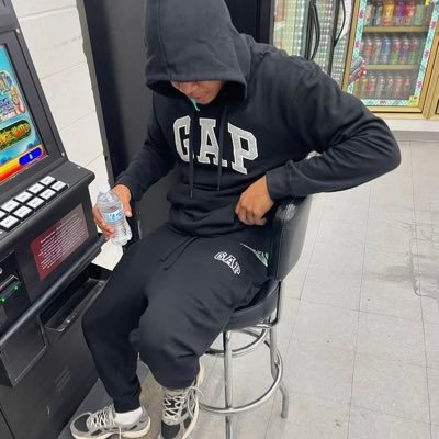 tharealdoeee's profile picture. ain’t chasin nun but a better life 🌎