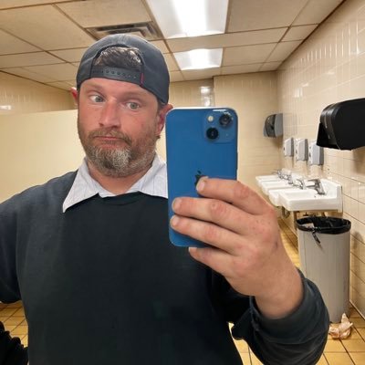 josephfish0809's profile picture. 