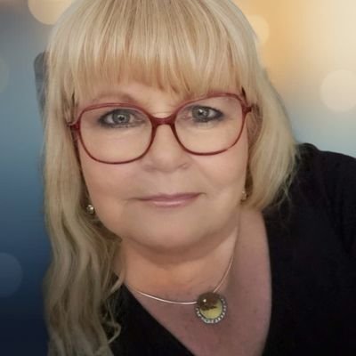 LZimmermann1's profile picture. Die Schönheit der Dinge lebt in der Seele dessen, der sie betrachtet -David Hume Ich mag: Fotografieren, Bücher, Menschen, Natur 🌻💚
https://t.co/pu4lfq2tvv