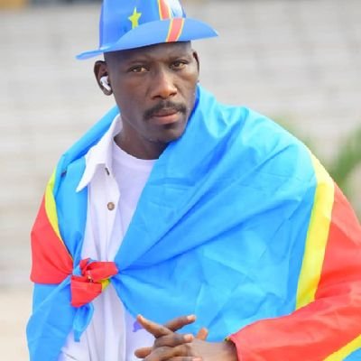 Sage Donka, du vrai nom: Donatien KAMBAJA MUNGEDI, Défenseur des droits humains, père d'une famille, nv écrivain congolais et, président d'une Asbl.