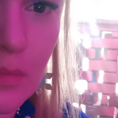 auren691466's profile picture. Watercolor that breathes. An artist turning emotions into art — want to see where it leads?