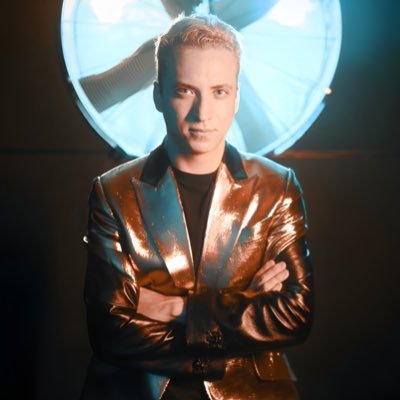IanRanen's profile picture. 🏳️‍🌈🏳️‍⚧️ ✡︎ 𖤐 Pre-WGA specialising in LGBT+ stories || AD⚡️HD || Former staff writer @edmtunes || #IASolidarity #WGASolidarity #SAGSolidarity