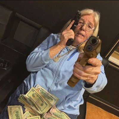 FxPlutozoo's profile picture. 💰IM NOT A BUYER💰