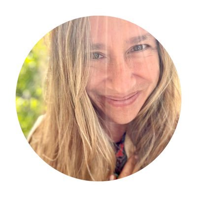 💫 Empowering women to find calm & live in alignment with their authentic self 👇 Transform Your Life in 2025 - 25 Inner Peace Practices for Only $25