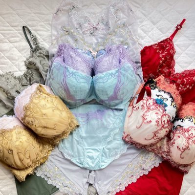 lisetsu's profile picture. 現役サイズF80,G75,G80,I75
かわいい下着が大好き！特にリサマリさん！
スリップ教信者/お尻透けさせ隊隊員
好きな色は薄紫、好きなモチーフはバラです！
ちーちょろすさんも大好きです✨

よくわからないアカウントからのフォローはブロック🧱
エロ垢からのフォローはついでに通報もします。