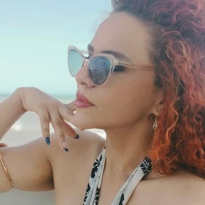 Lechuza11021959's profile picture. Y bueno aquí estamos, agonizando en el día y muriendo en las noches, soñando con empezar a vivir.