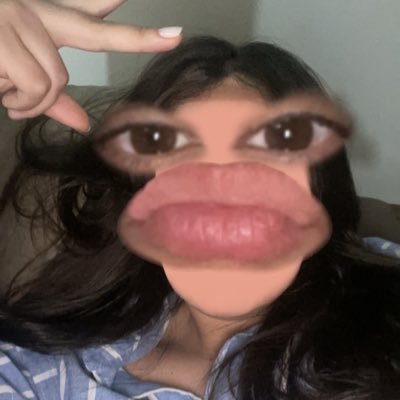 frozmali's profile picture. poser, designer, tatuadora, gateira, tft e atrasada | #ratadeacademia2025 🏆@paiNGamingBR @PNGHerdeiras