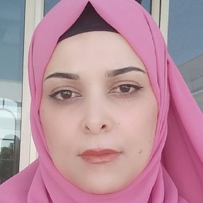 شاعرة وكاتبة جزائرية متحصلة على جائزة مانديلا العالمية للآداب، وجائزة المجلس الأعلى للغة العربية وجوائز أخرى.