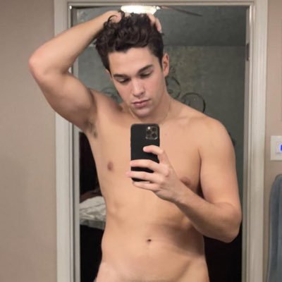 brknhrchyy's profile picture. 