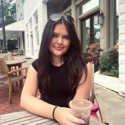 ginafzari's profile picture. 