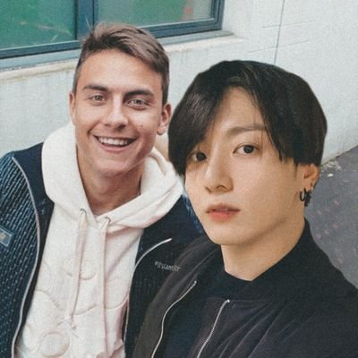 ▪︎ᴄᴀɴᴛᴀɴᴅᴏ ᴇʟ ʜɪᴍɴᴏ ᴄᴏɴ ᴊᴜɴɢᴋᴏᴏᴋ ʏ ꜰʀᴀɴᴄᴏ ᴇɴ ʟᴀ ʙᴏᴍʙᴏɴᴇʀᴀ 🇸🇪 ▪︎ᴏᴛ7 ▪︎ʙᴜʀɴ ɪᴛ: ʏᴏᴏɴᴋᴏᴏᴋ ✨️
▪︎ꜱᴇ ᴍᴇ ᴘᴜꜱᴏ ʟᴀ ᴘɪᴇʟ ʀᴀʀᴀ