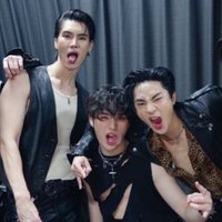 🐱𝙻𝚈𝚗🐺 (@jjiwaiz_ta) 's Twitter Profile Photo 🐱𝙻𝚈𝚗🐺 (@jjiwaiz_ta) 's Twitter Profile Photo