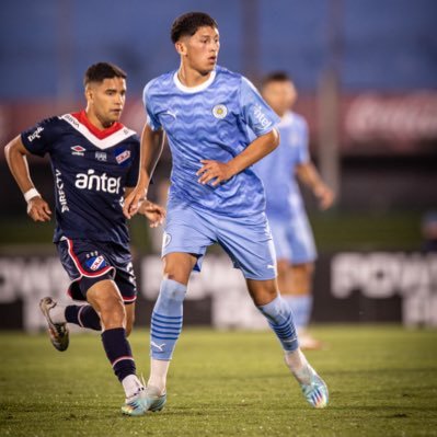 Nahueldasilva05's profile picture. 19 años, Jugador de Montevideo City Torque