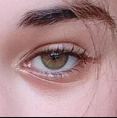 iomnopl's profile picture. סליחה על הבלאגן לא תכננתי לארח