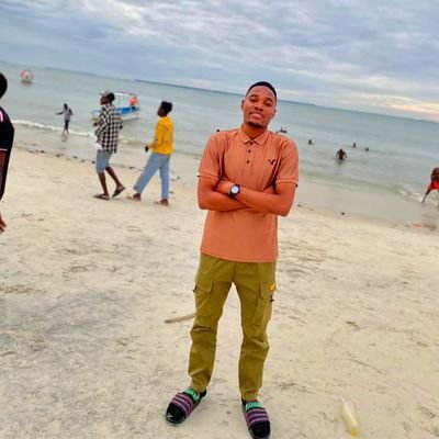 AziziChiku33648's profile picture. Mtaka nyingi nasaba....🤔