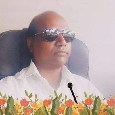 Engineer - Manager
ಇಂಜಿನಿಯರ್,ವ್ಯವಸ್ಥಾಪಕ
الیکٹرونکس انجینئر,
अट्टीटुय्ड बॉय /लोवेस् स्पोर्टस / रीडिंग् ,