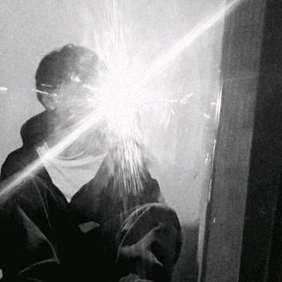 alexis_uwu1927's profile picture. 