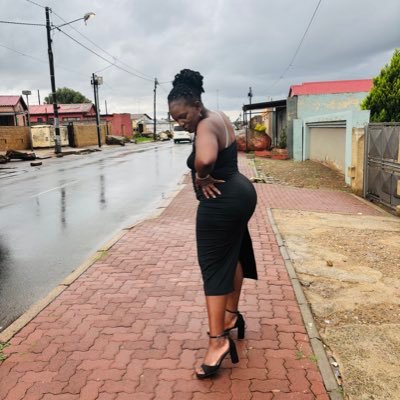 God's favorite child ❤Mother to Amaya👧🏻....The 4th daughter to Mr and Mrs Kondowe👩...A finance graduate👩🎓...lover of food and wine...crazy and funny soul