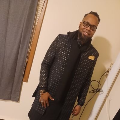 southernCaribbean gentleman..an living life one day at a time with all my mistakes and regrets but still pushing. Forward and learning. Then video game time
