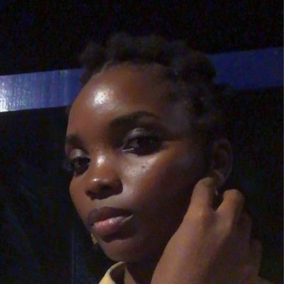 Antisocial, introvert, passionate about fashion with classy style .A baker 🎂 CAKE & PASTRIES AVAILABLE send DM
